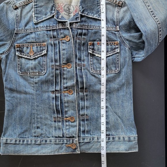 Women’s Gap Jean Jacket. S. Spring, Classic Denim.  EUC - Picture 6 of 6